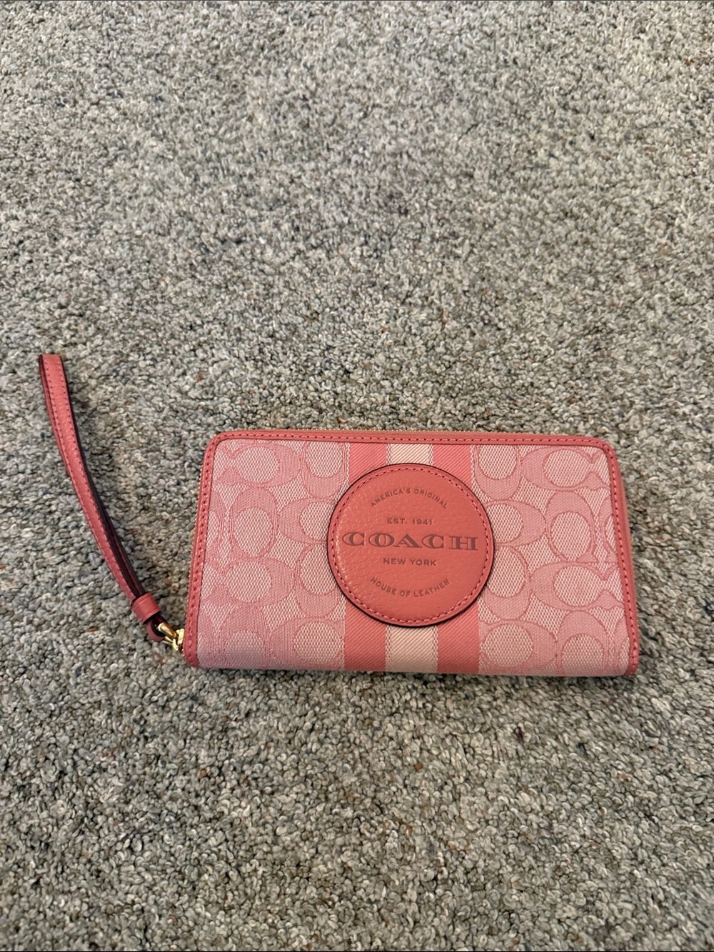 Coach Dempsey Large Phone Wallet in Signature Jacquard PINK - Picture 1 of 7